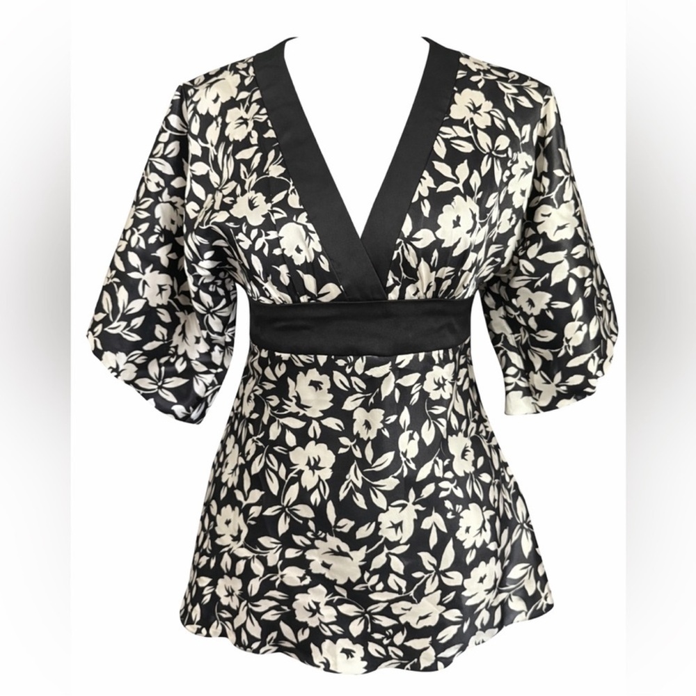 Y2K Rampage Satin Babydoll Floral Low V
Neck Blouse Small